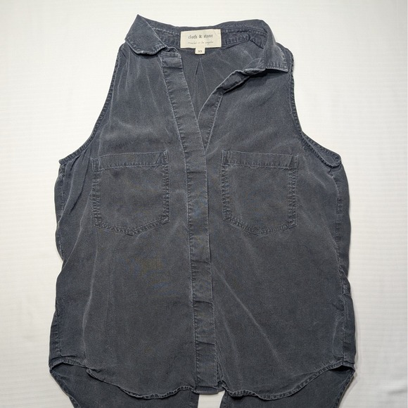 cloth & stone Tops - Cloth & Stone Anthropologie Women XS 100% Tencel Sleeveless Split Back Blouse